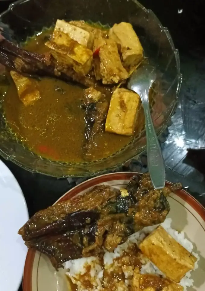 Mangut ikan pari