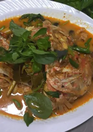 Kepala kakap merah kuah pedas asam manis+kemangi